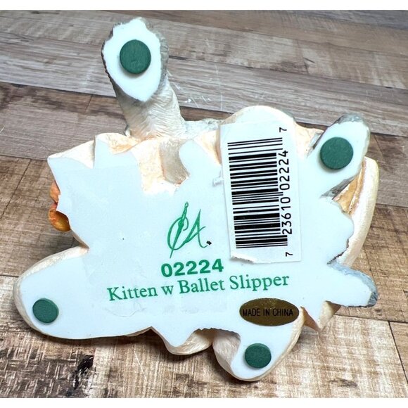 Adorable Kitten Figurine Sitting With Ballet Slipper & Rose Home Decor Collectib - Picture 4 of 4